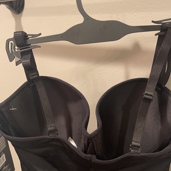 ❤️NEW!!!❤️Strm Line Shaping Cami. 36C. - Picture 10 of 16